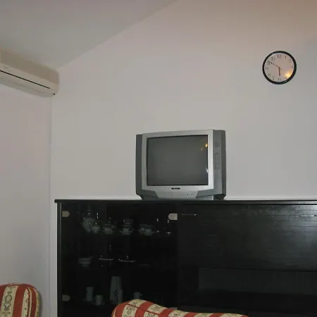 14742a Apartment