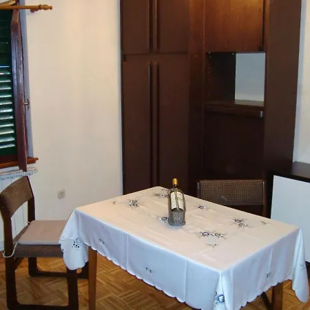 14742a Apartment *