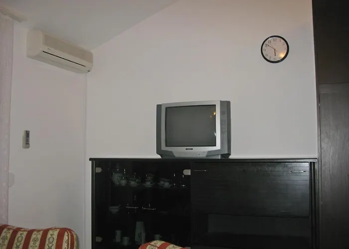14742a Apartment
